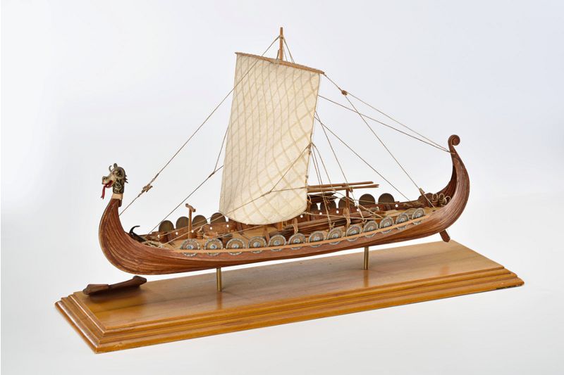 Model vikingské lodi, stavebnice modelu lodi Amati